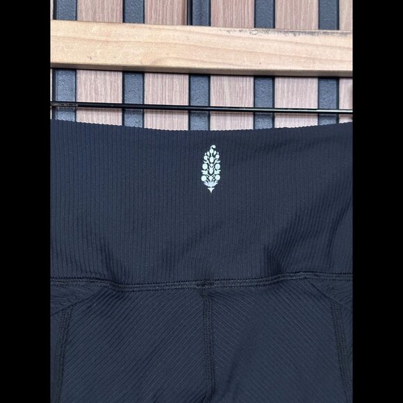 New Free People Pants Large Womens Black Cropped Ribbed Wonderland Leggings - Picture 7 of 11